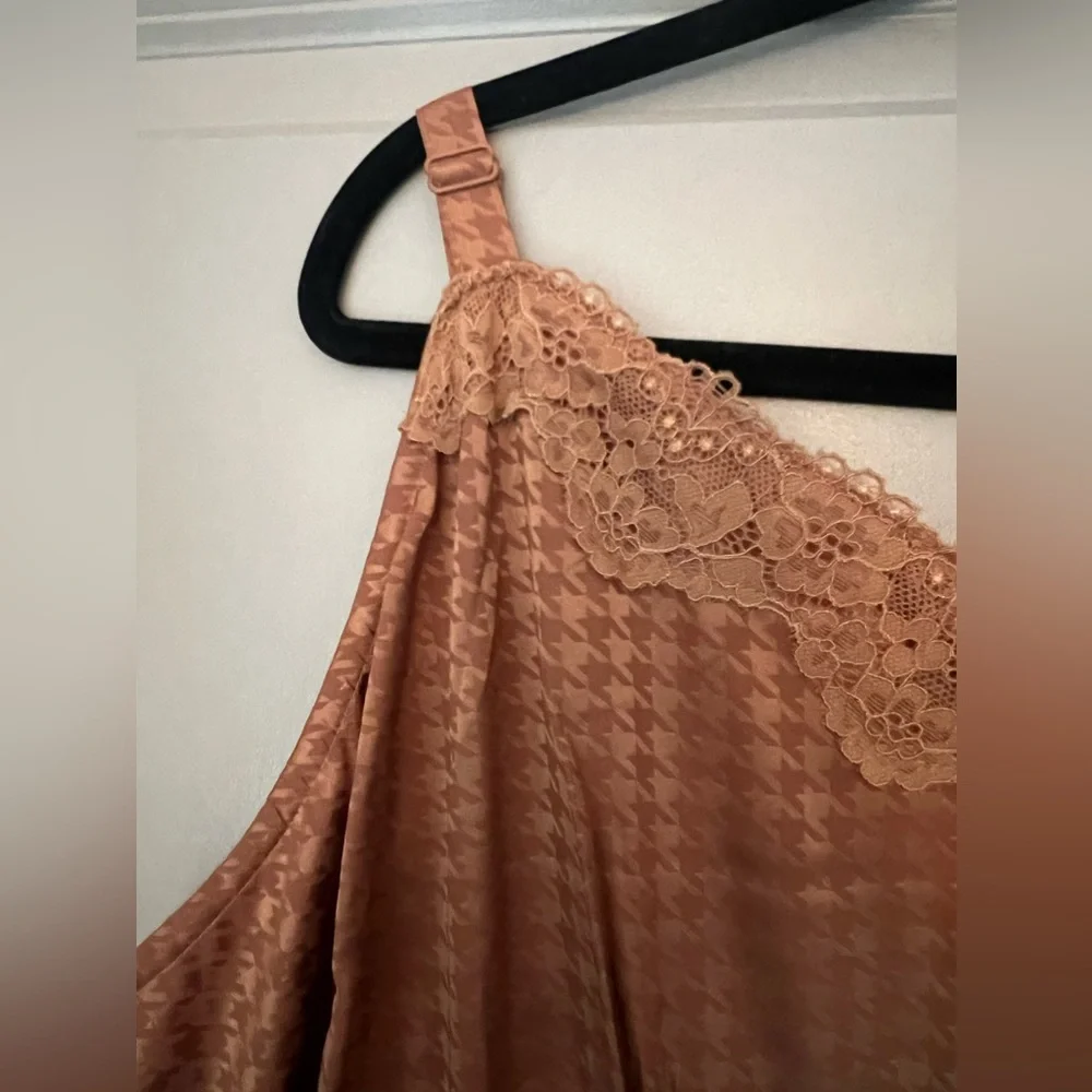 NWT torrid Tea Length Woven Jacquard Lace Trim Cami Dress - Picture 5 of 8